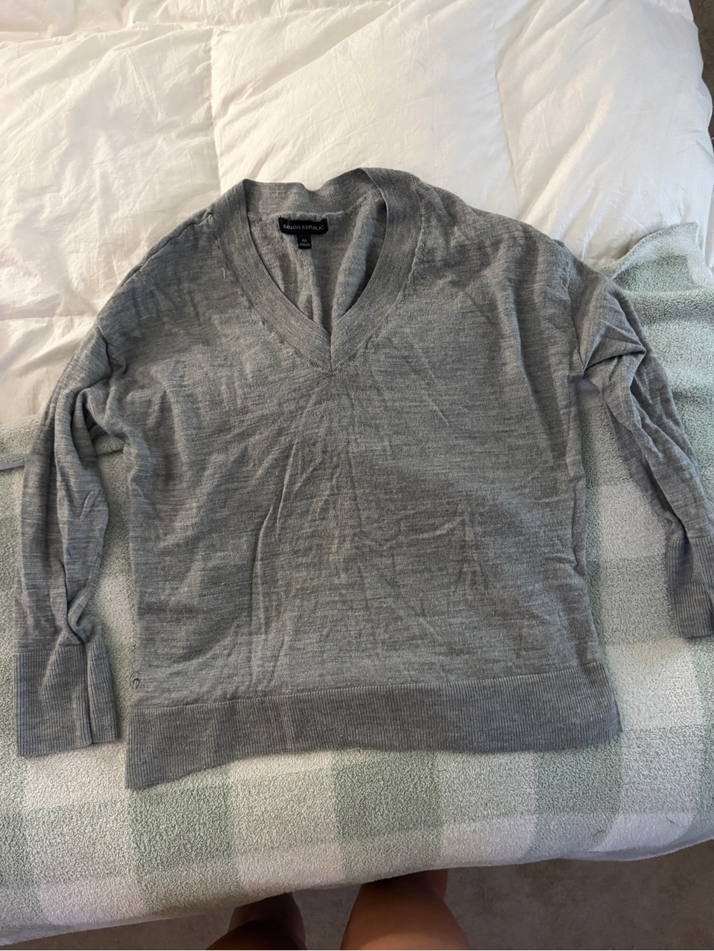Banana Republic Gray V-Neck Women's Sweater